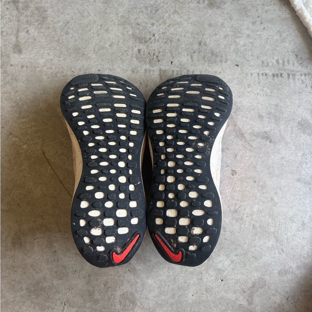Nike Men’s Infinity 4 - Picture 4 of 4
